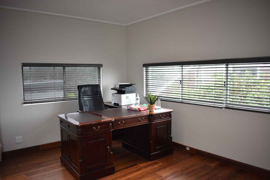 5 Bedroom Property for Sale in Gonubie Eastern Cape